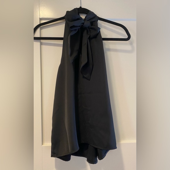 A New Day black sleeveless silky top with tie at the neck size Medium - Picture 3 of 8
